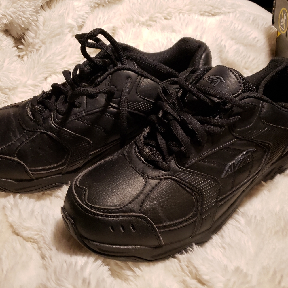 Avia slip resistant work shoes